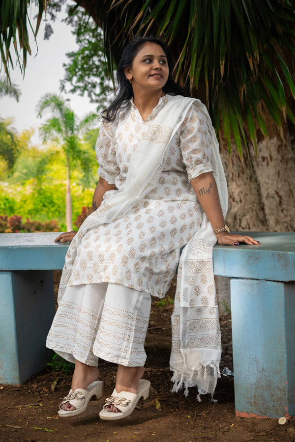 Off-white linen cotton kurta suit with lining