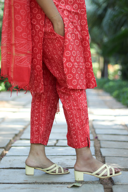 Peachy Red Jaipur cotton kurta set with Kota doria dupatta