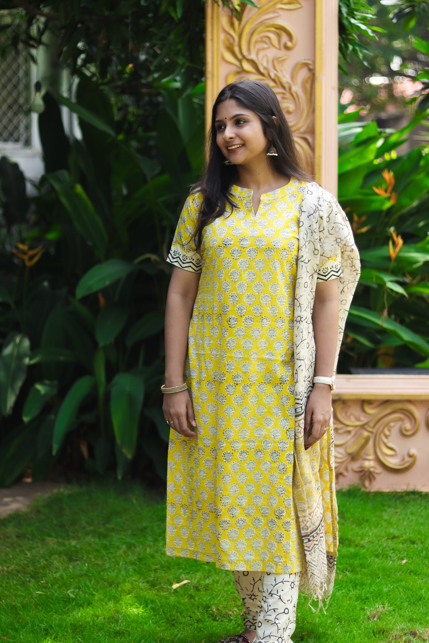 Floral yellow print Jaipur cotton women kurta set