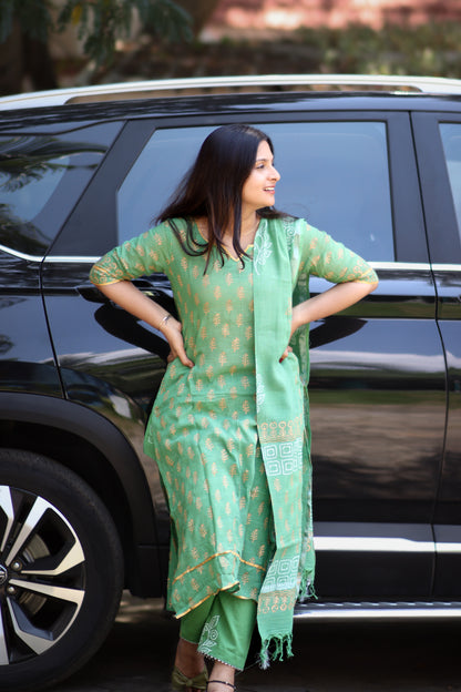 Green linen cotton women kurta set with lining