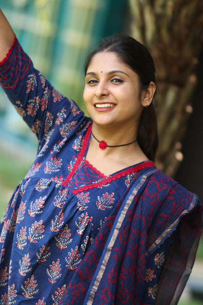 Blue & red pure cotton women kurta set