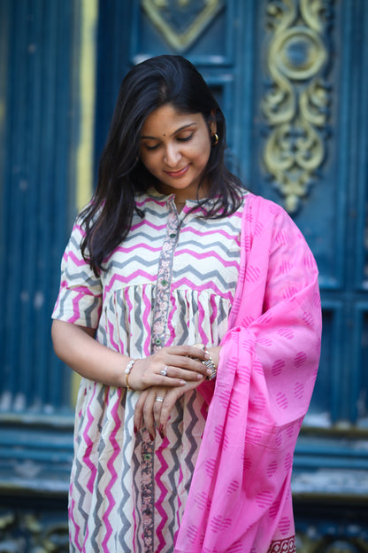Cream pink pure cotton women kurta set