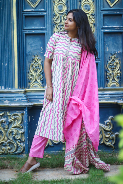 Cream pink pure cotton women kurta set