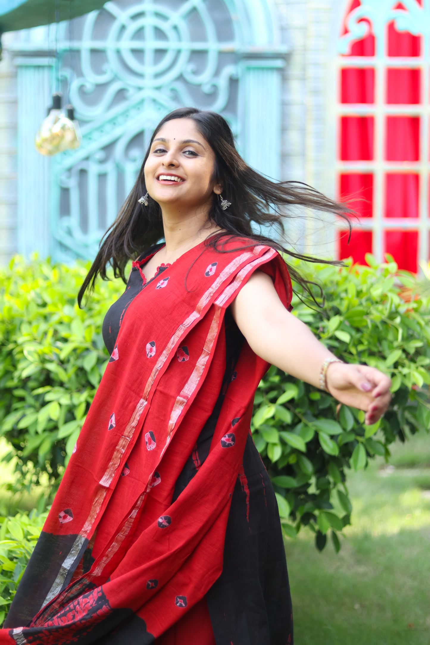 Red & black pure linen cotton women kurta set (sleeves attached)