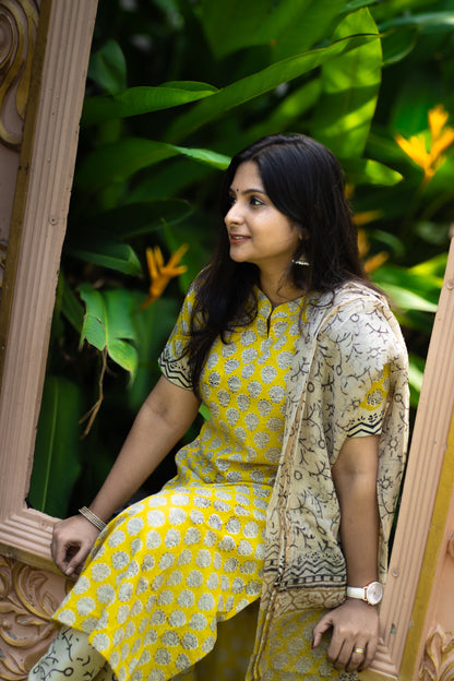 Floral yellow print Jaipur cotton women kurta set